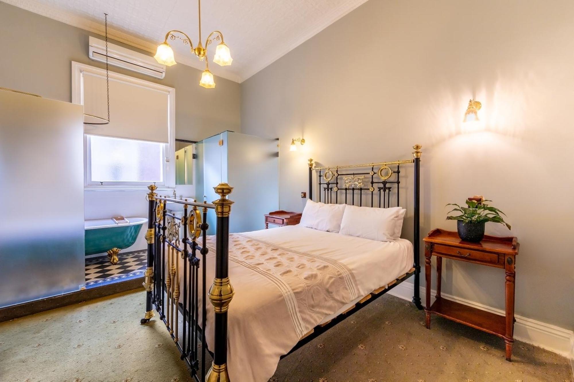 Criterion Warwick Hotel 外观 照片