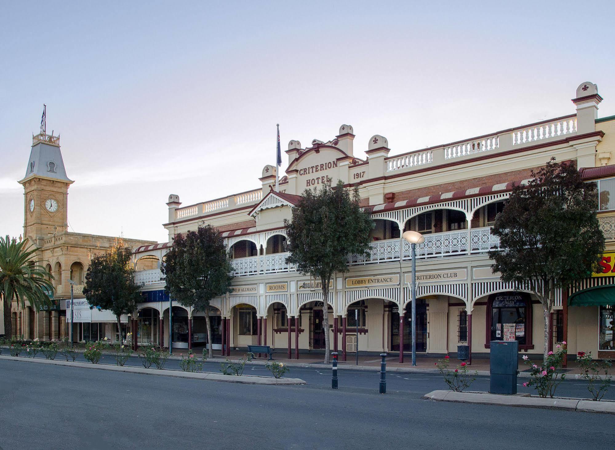 Criterion Warwick Hotel 外观 照片