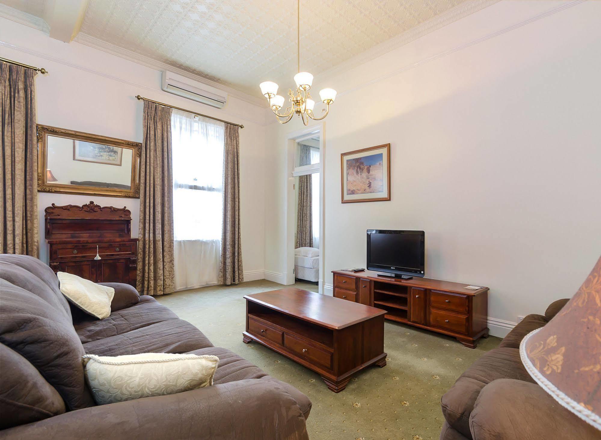 Criterion Warwick Hotel 外观 照片